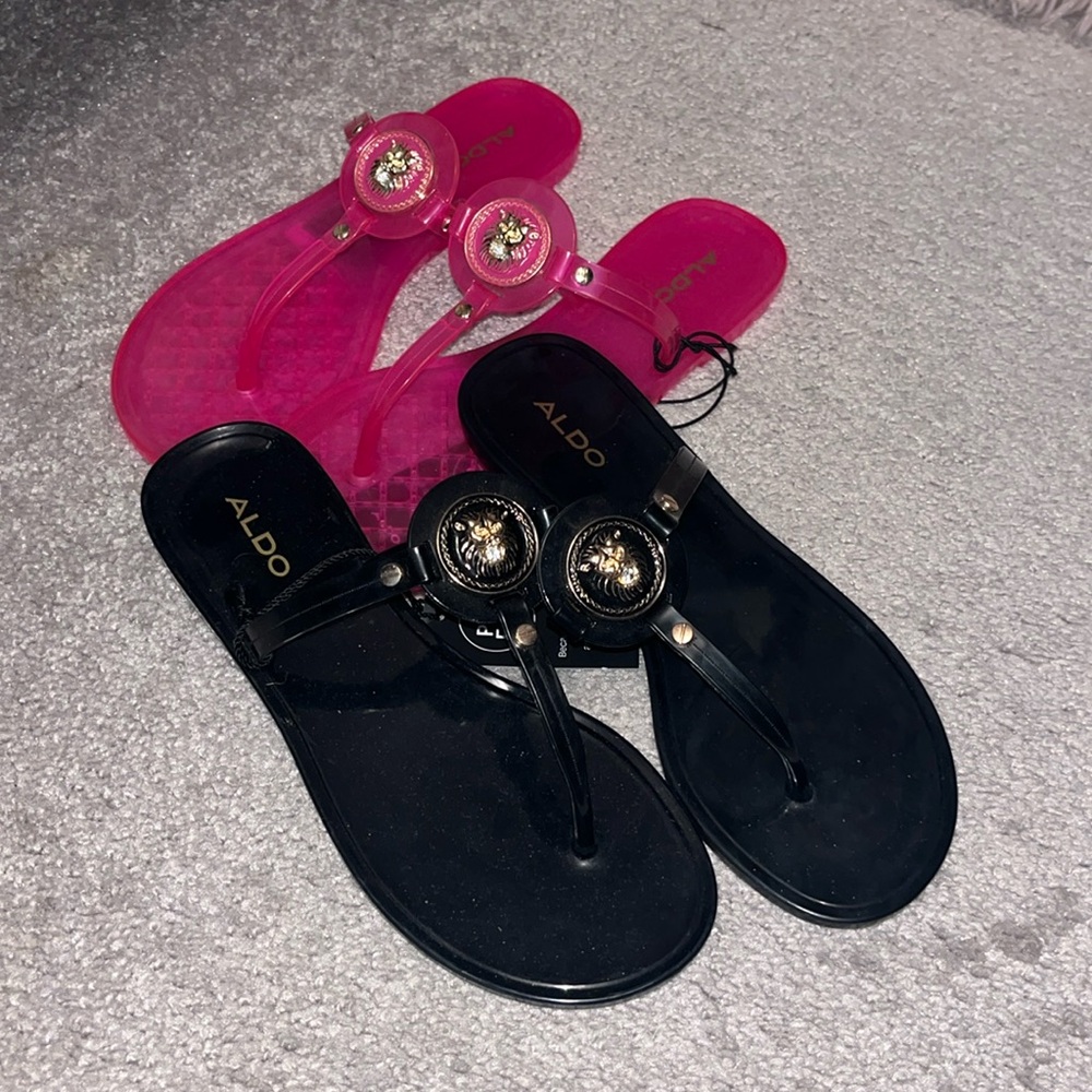 black Aldo jellies sandals